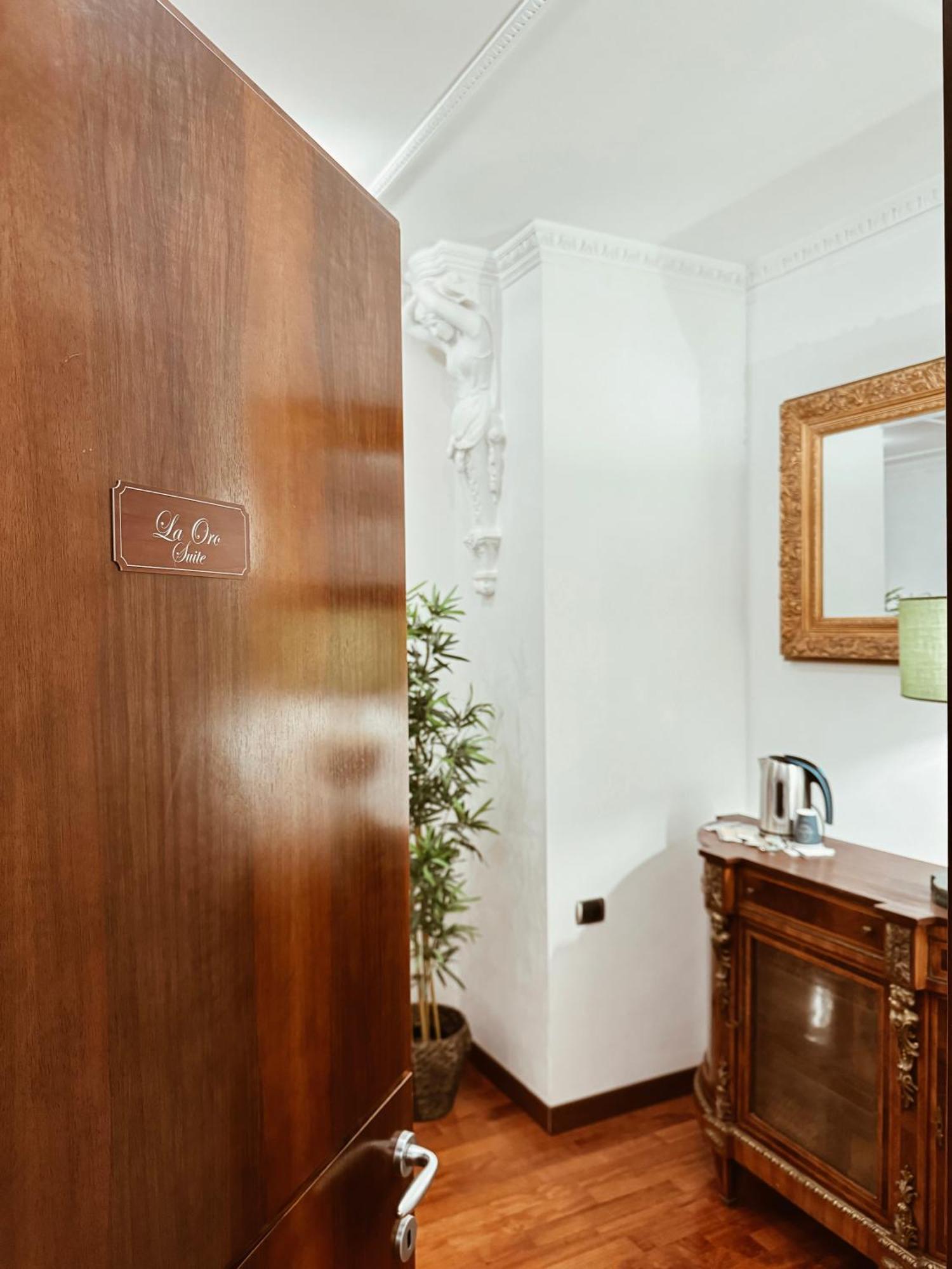 Residenza Tritone Luxury Guest House Trevi Fountain Roma Dış mekan fotoğraf