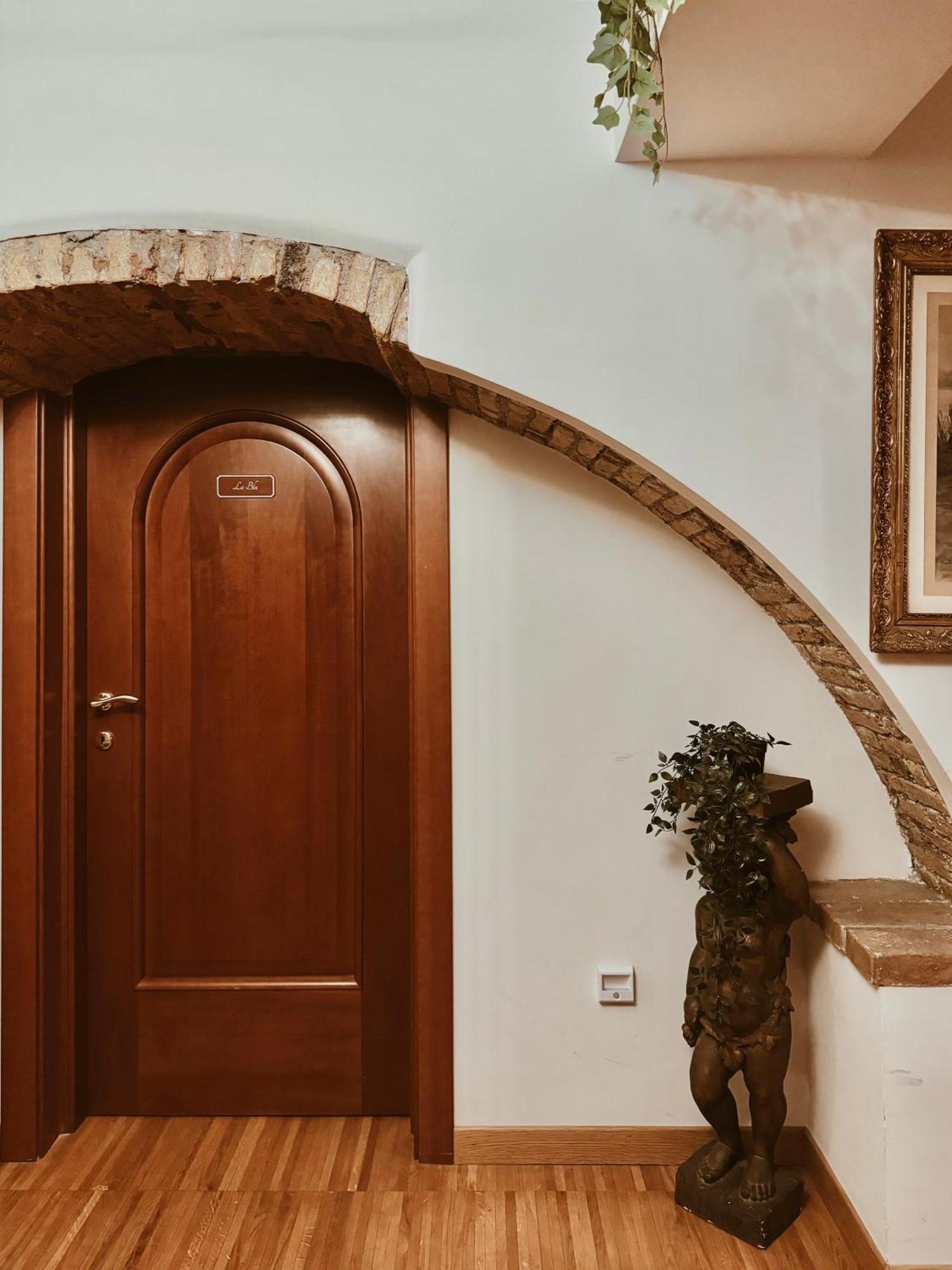 Residenza Tritone Luxury Guest House Trevi Fountain Roma Dış mekan fotoğraf